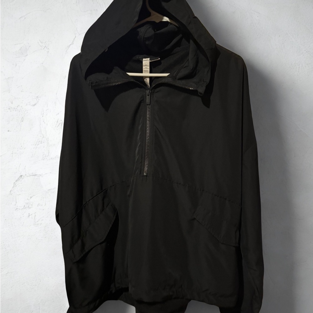 Diadora Black Windbreaker Jacket AMAZING, soft and lightweight ☺️